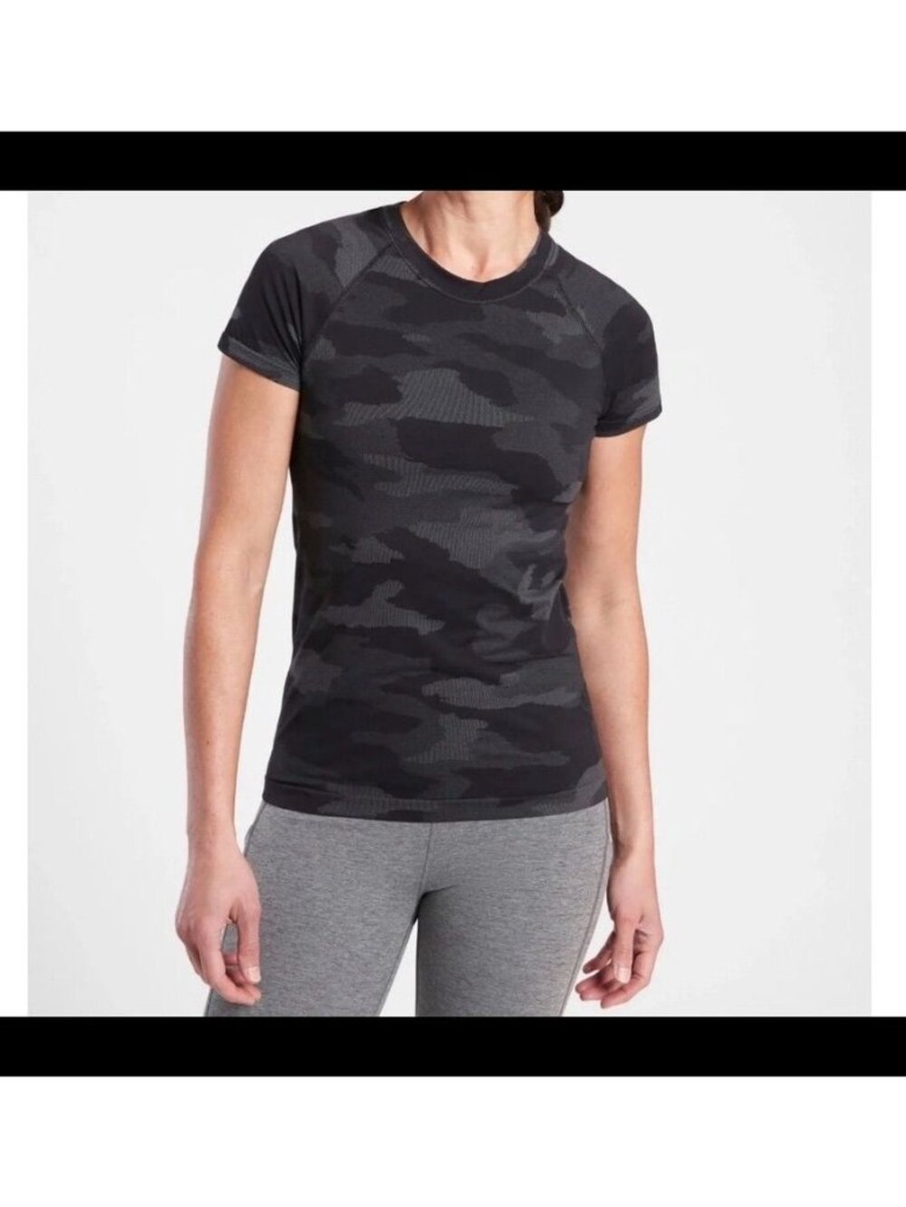 Athleta women's medium black camo short sleeve momentum fitted‎ athletic shirt